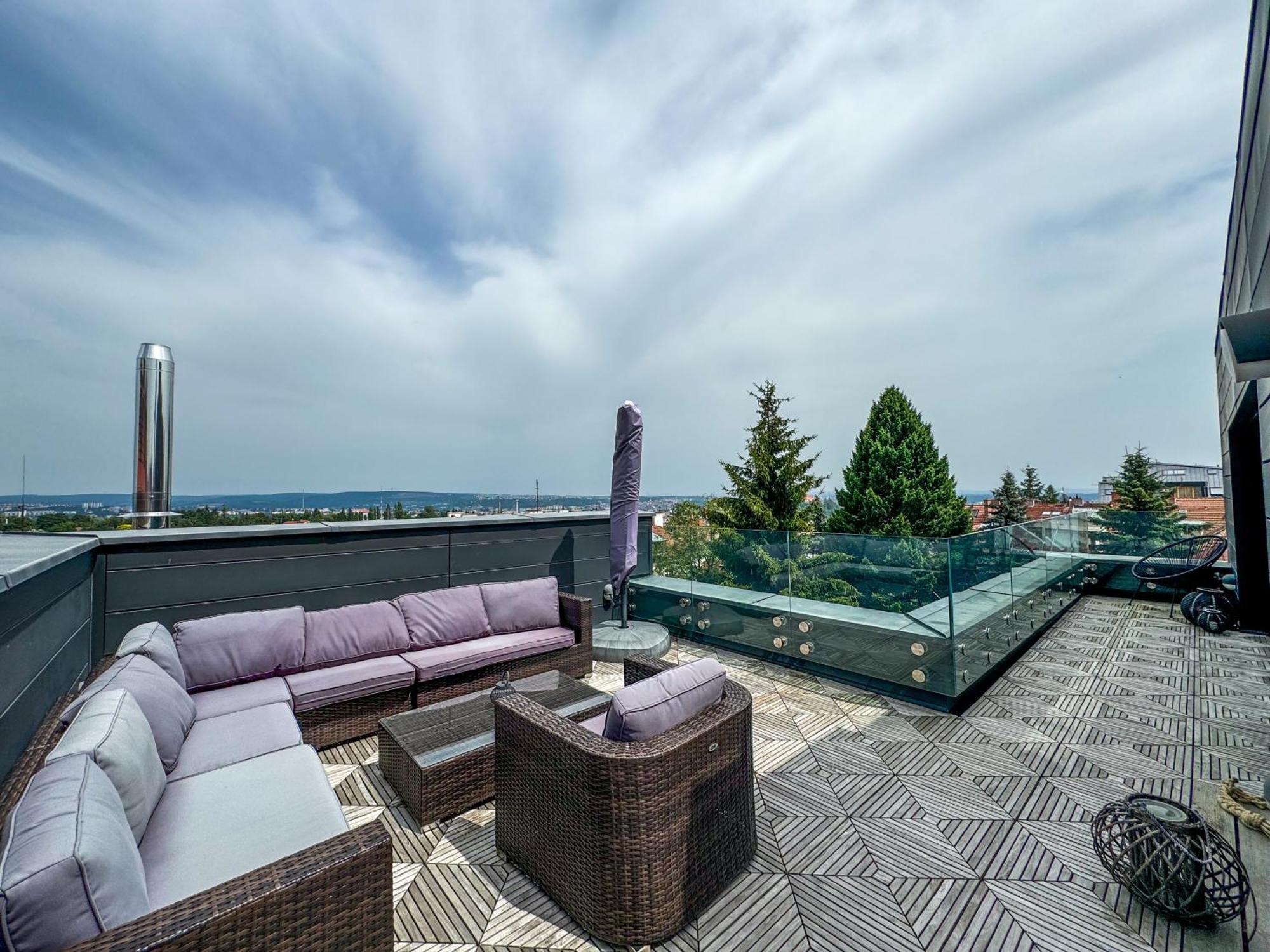 Apartman Se Saunou A Terasou S Vyhledem Na Brno Bagian luar foto