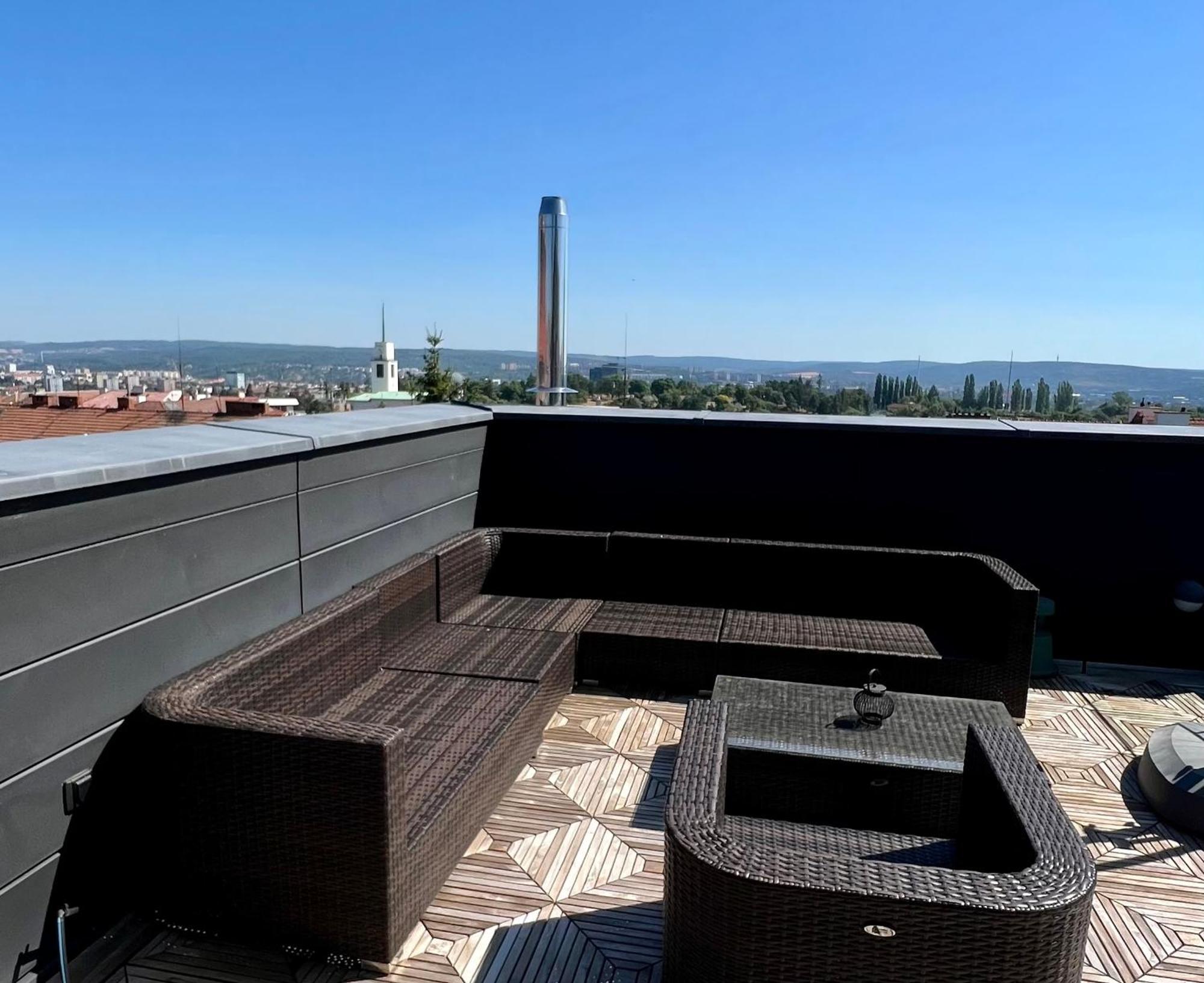 Apartman Se Saunou A Terasou S Vyhledem Na Brno Bagian luar foto