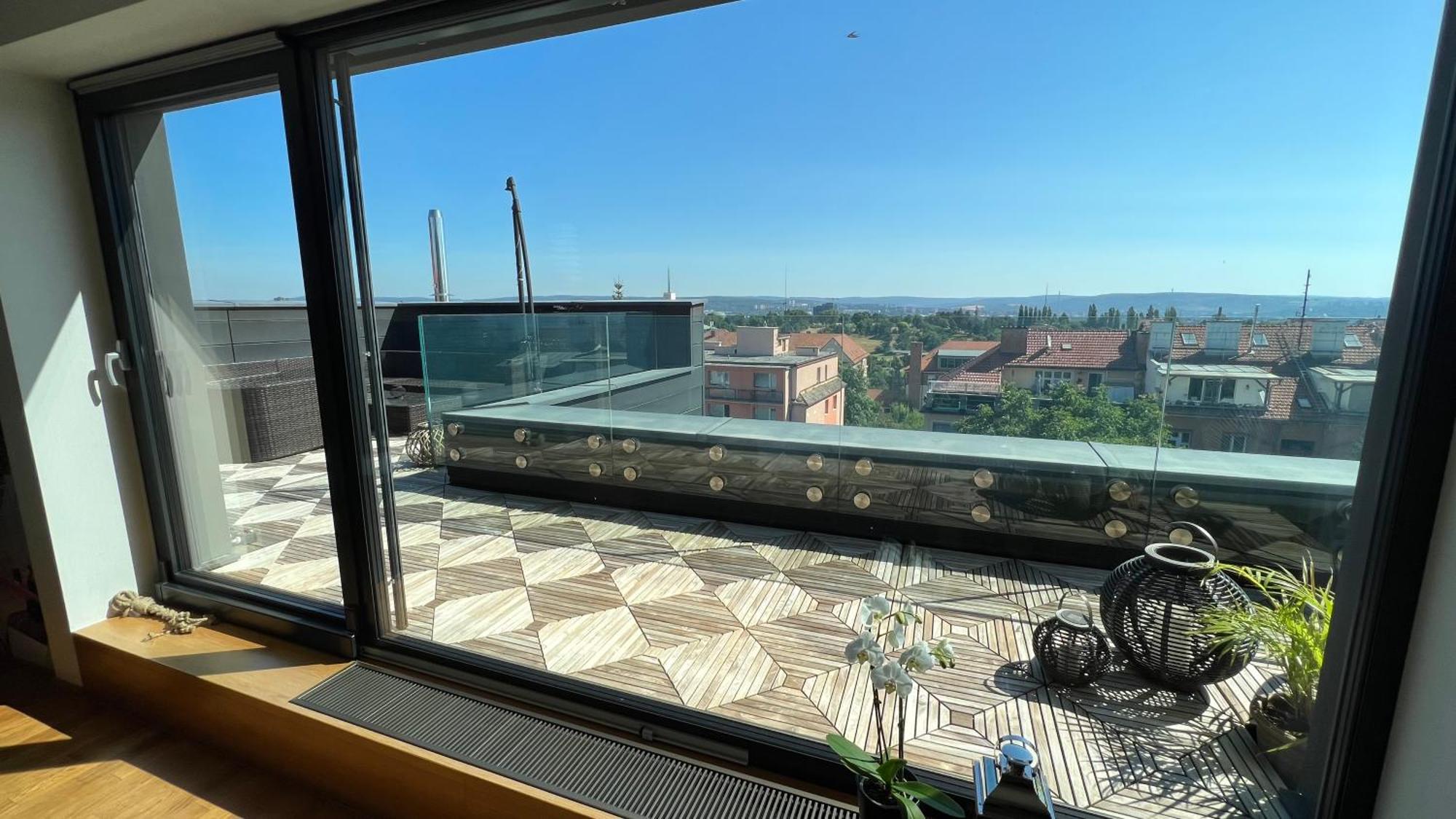 Apartman Se Saunou A Terasou S Vyhledem Na Brno Bagian luar foto